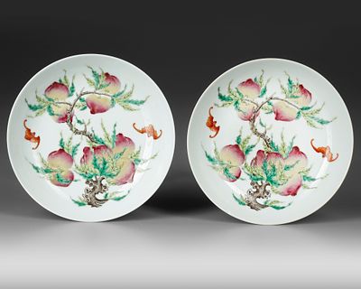 A PAIR OF CHINESE FAMILLE ROSE 'PEACH' DISHES, 19TH-20TH CENTURY. A pair of Chinese porcleian 
