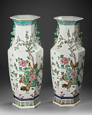 LARGE PAIR OF CHINESE FAMILLE ROSE VASES, 19TH / 20TH CENTURY. A matched pair of hexagonal 