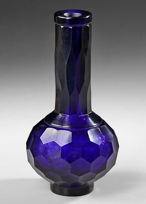CHINESE BLUE PEKING GLASS VASE, 20TH CENTURY. A finely crafted Peking glass vase of rich 