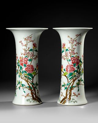 PAIR OF CHINESE FAMILLE ROSE VASES, 20TH CENTURY. A fine pair of Chinese Famille Rose trumpet 