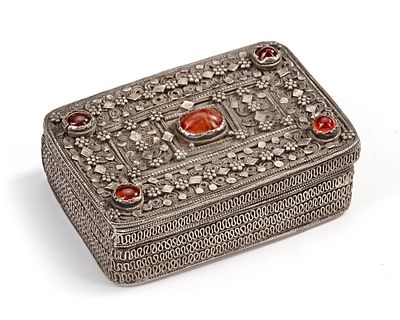 A SILVER BOX, YEMEN, 19TH CENTURY. Richly decorated with intricate filigree, granulation, and 