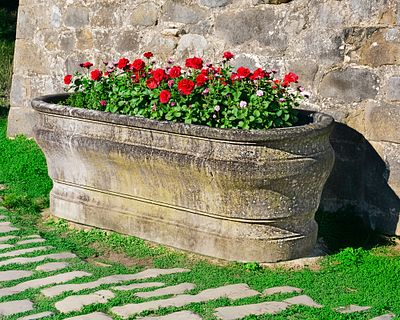 A MARBLE PLANTER, 18TH CENTURY. Height 64 cm. Length 180 cm. Depth 64 cm.