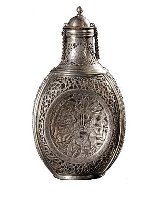 AN ISFAHAN SILVER BOTTLE, ATTRIBUTED TO LAHIJI MASTER, LATE 19TH CENTURY. Of flattened 
