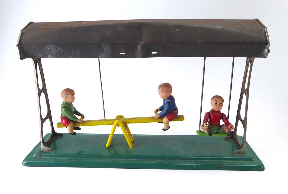 אוסף פרטי | מכירה  68 | ישראליאנה חנוכיות פיסול פריטים מאפריקה מדליות בולים כרזות ספרים יודאיקה מזרח רחוק תכשיטים שעונים ניירת אמנות ועיצוב