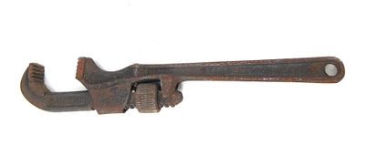 מפתח צינורות (Pipe Wrench), הידוע גם כמפתח סטילסון (Stillson wrench) בארצות הברית, על שם בעל 