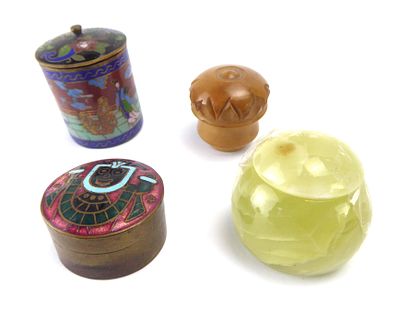 לוט קופסאות הרחה וינטג' חומרים שונים הגדולה בגובה 4.5 ס"מ