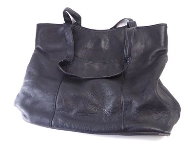 KENNETH COLE REACTION 40 תיק יד גובה 31 ס"מ רוחב 37 ס"מ סגירת רוכסן סגירת אבזם תיק תאק רצועות 