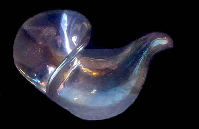 יונת השלום ישראליאנה מכסף אלקטרופורמינג בתיבת תצוגה מידות 20X17 ס"מ עם וו תליה מצב שלם