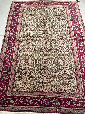 שטיח טורקי ישן קיסאקי עבודת יד בלי מדליון מידה 175X120 ס"מ
( השטיח ישלח לבית הקונה ללא עלות משלוח )