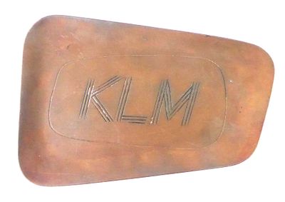 מאפרת חברת התעופה KLM מנחושת נעשתה בארץ חתומה מידות 11X18 ס"מ