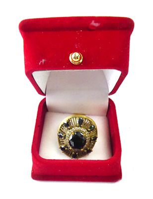 טבעת כסף גדולה ומיוחדת במשקל 9.4 גרם מעוטרת באבני חן חתומה לכסף 925 חזית 2.5X2 ס"מ