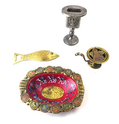 לוט פרטי ארץ ישראל חריטות תבליוים וציורי אמייל מידות 16X5 ס"מ ו 13X8 ס"מ בהתאמה מצב מצויין