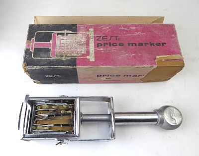 ZEST חותמת מתכת וינטג' כבדה ומאסיבית באריזה המקורית מידות 19X6 ס"מ ( פגעי זמן בחלקי הגומי)