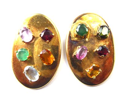 Haroldo Burle Marx אמן צורפות ברזילאי ידוע
עגילי זהב צהוב 18K עם שיבוץ אבני חן משקל 11.1 גרם 