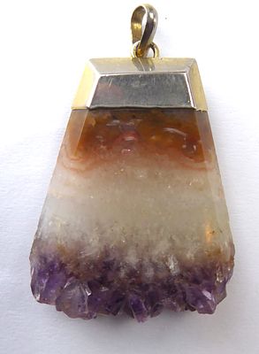 תליון כסף עם שיבוץ אבן אמטיסט מידות 3X4 ס"מ משקל 13 גרם