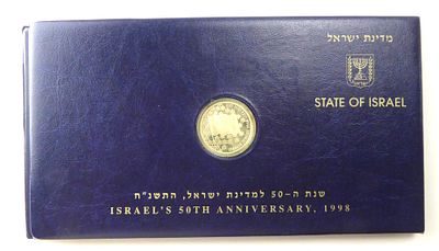 מארז רישמי של מטבע זיכרון לציון 50 שנה למדינת ישראל עוצב על ידי האמן אשר קלדרון עשוי כסף 