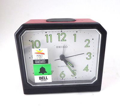 שעון שולחני מעורר QUARTZ מבית SEIKO וינטג' מצב עבודה תקין
עם מדבקת מהדורה מיוחדת לאולימפיאדה של 
