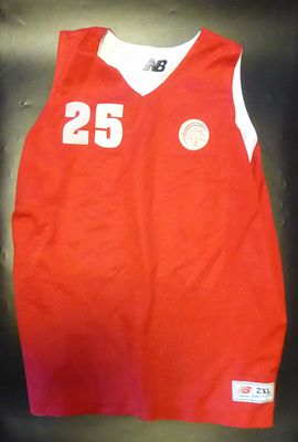 חולצת הפועל תל אביב לאספנים חברת NB NEW BALANCE 
NB TEAM גודל 2XL מצב טוב מאוד
