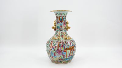 A Chinese Canton Famille rose decorated porcelain vase with palace scene. A Chinese Canton 