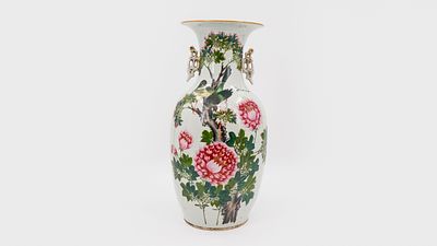 A Chinese Qianjiang and Famille rose decorated porcelain vase with the decor of birds and 