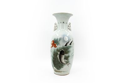 A Chinese Qianjiang fish decorated porcelain vase. Backside contains calligraphy. 19th/20th 