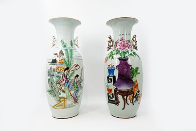 A lot of two Chinese Qianjiang and Famille Rose decorated porcelain vases. A lot of two Chinese 