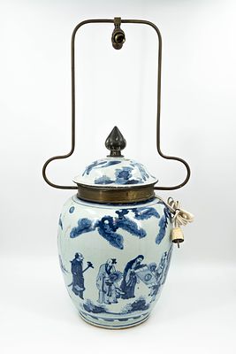A large Chinese blue and white figural decorated covered vase. A large Chinese blue and white 