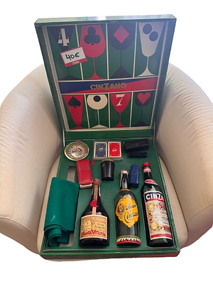 Vintage Gaming Case. Exclusive promotional game set from Cinzano, with a retro 60s/70s 