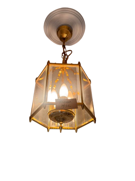 Classic hexagonal lantern-style pendant ceiling light in brass and glass. Elegant vintage 