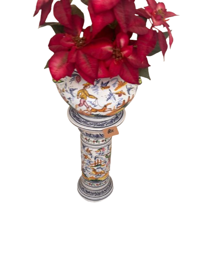 Cup planter set. Traditional decorative set consisting of a vase and matching pedestal or column 