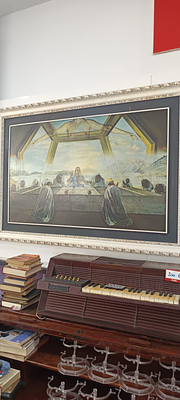 Picture with print of The Last Supper by Salvador Dal&iacute;. Large-format print containing a 