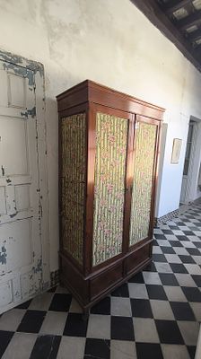 c. 1900 - Victorian style wardrobe. All these items must be collected from the house in person; we 