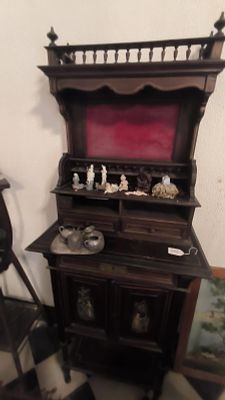 19th century - Furniture set (Sideboard). All these items must be collected from the house in 