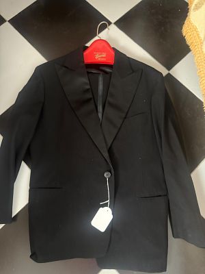 Men's Classic Black Tuxedo Jacket with Satin Peak Lapels. All these items must be collected 