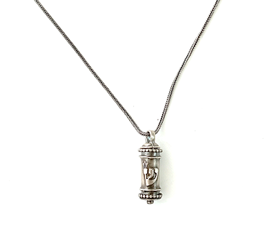 Amulet hishu'ot 925 Silver Pendant and Necklac. תליון בצורת מזוזה מכסף חתום 925 
שרשרת מכסף 