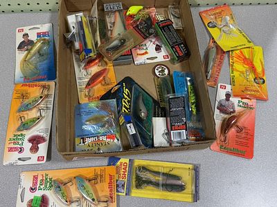 Lure Lot — mostly on card, includes Bomber, Rebel, and more