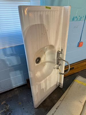 Large Vintage Porcelain-Enameled Cast Iron Drainboard Utility Sink. A large vintage 
