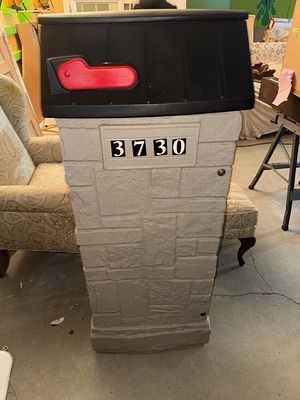 Step2 MailMaster StoreMore Plastic Pedestal Mailbox. This Step2 MailMaster StoreMore series 