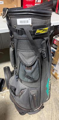 BagBoy The Hillsider Integrated Pull Cart Golf Bag. A BagBoy brand golf bag, model The Hillsider 