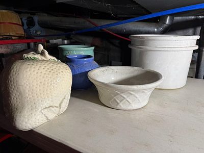 A Group of Vintage American Ceramic Decorative and Utility Wares. This collection consists of 