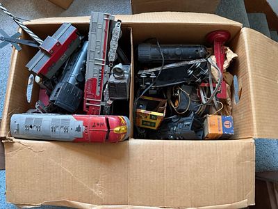 A Collection of Vintage O-Gauge Model Trains and Accessories Including Lionel and Marx. This lot 