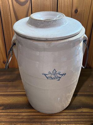 Robinson Ransbottom Blue Crown 3-Gallon Stoneware Crock with Lid and Bale Handles, lid appears 