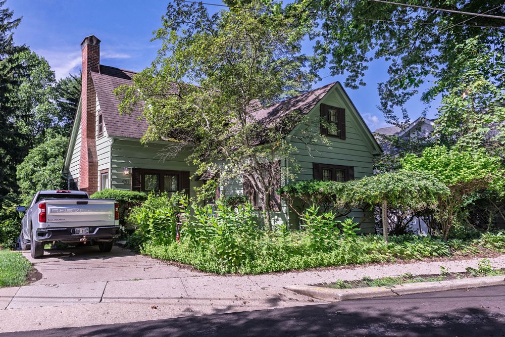 431 W College St Granville OH 43023. LIST PRICE IS THE POSTED RESERVE FOR THIS AUCTION. 
