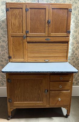 Antique G.I. Sellers and Sons Co. Oak Hoosier Style Kitchen Cabinet. This is an antique oak 
