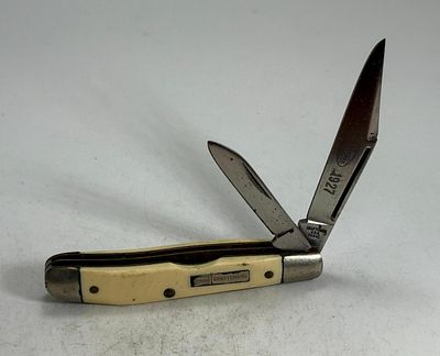 Vintage Sears Craftsman USA 95041 Two-Blade Folding Pocket Knife. This vintage folding pocket 