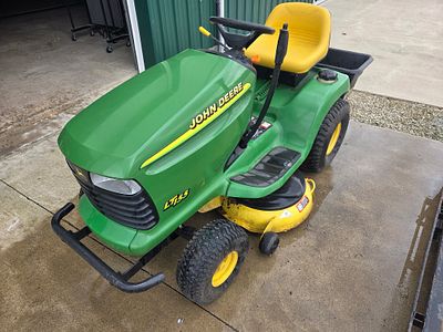 WEST OF MARION PICKUP- John Deere LT155 Riding Lawn Tractor with 42 Inch Freedom Mulching Deckm 