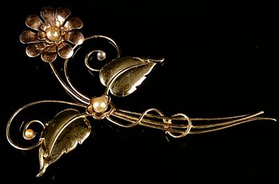 A Van Dell 1940s 10K Gold-Filled Floral Brooch HUGE 5". A Van Dell 1940s 10K Gold-Filled floral 