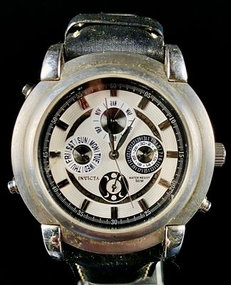 Invicta 3022 II Collection Moon Phase Series Watch. An Invicta 3022 II Collection Moon Phase 