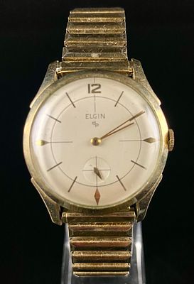 Vintage Elgin Men's Gold-Tone Wristwatch with Speidel Expansion Bracelet. A vintage Elgin men's 