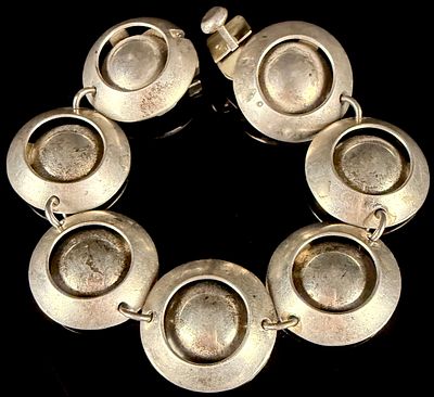 1.74 Ozt Vtg Sterling Silver Modernist Dome Link Bracelet, Mexican Artisan Style. A substantial 